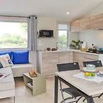 Zecamping 3 Pet Friendly Piscine Couverte Chauffee Et Soirees Animees
