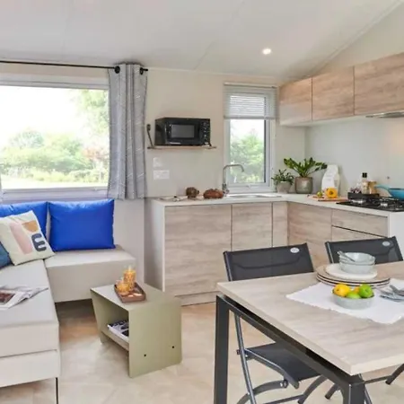 Zecamping 3 Pet Friendly Piscine Couverte Chauffee Et Soirees Animees