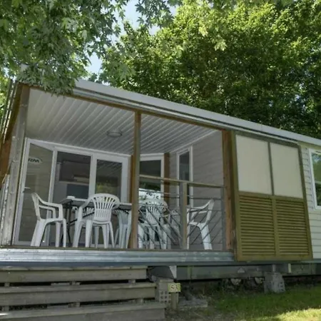 Zecamping 3 étoiles Pet Friendly Piscine Couverte Chauffée Et Soirées Animées * Apremont (Vendee)
