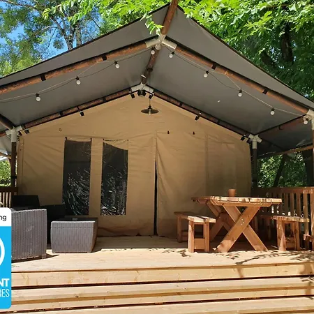 Camping Camping 3 étoiles - Piscine - cca0gae Apremont (Vendee)