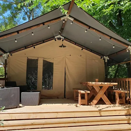 Camping 3 étoiles - Piscine - cca0gae Camping *