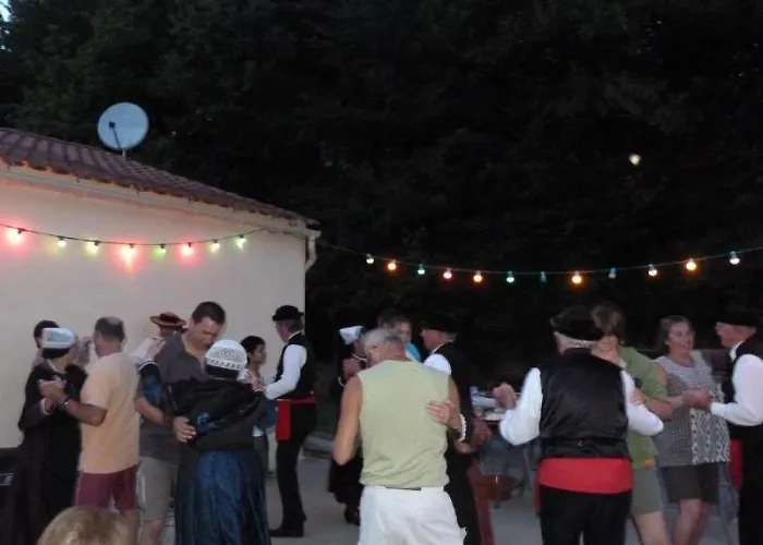 Camping 3 étoiles - Piscine - cca0gae Camping *