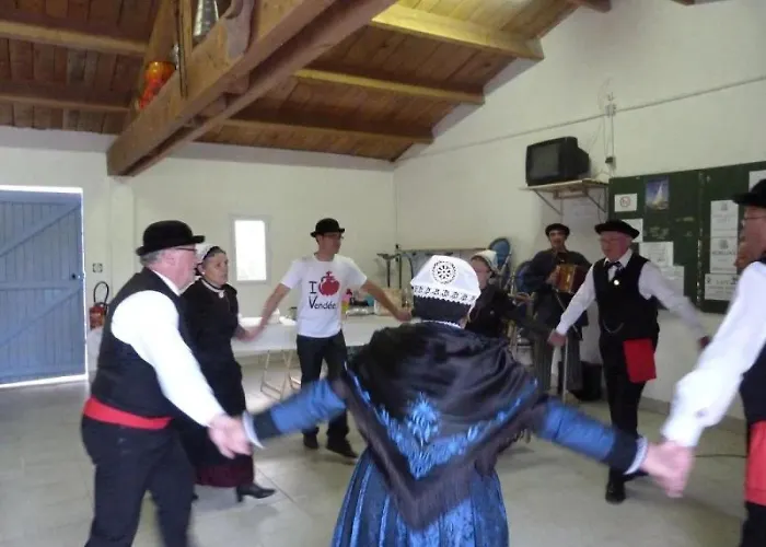 Camping 3 étoiles - Piscine - cca0gae Camping Apremont (Vendee)