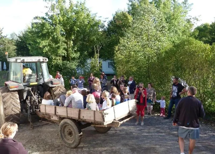 Zecamping 3 Pet Friendly Piscine Couverte Chauffee Et Soirees Animees Kemp