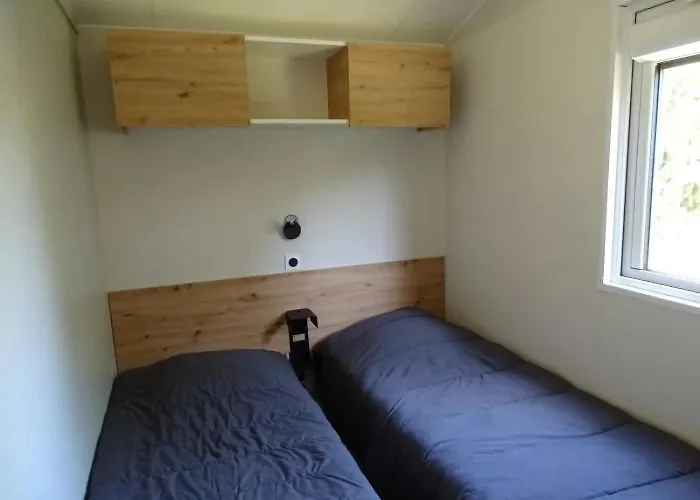 Camping 3 étoiles - Piscine - cca0gae Apremont (Vendee)