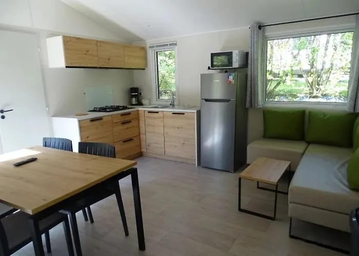 Zecamping 3 Pet Friendly Piscine Couverte Chauffee Et Soirees Animees Kemp *