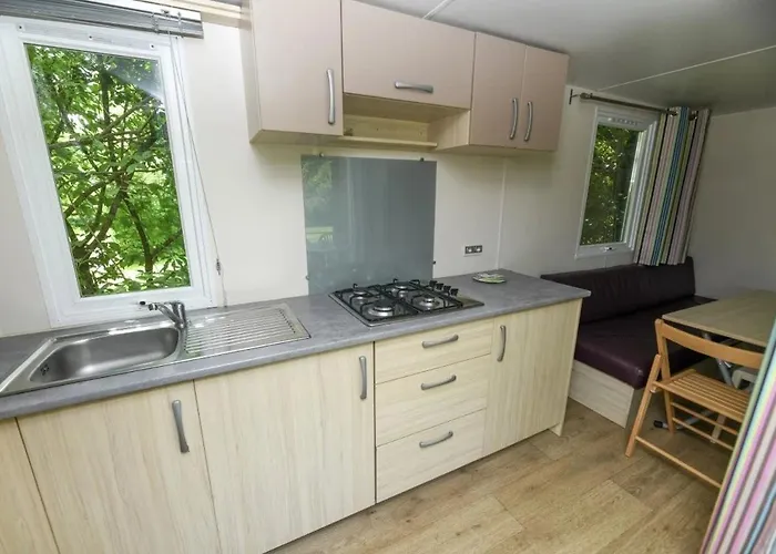 Camping Camping 3 étoiles - Piscine - cca0gae Apremont (Vendee)